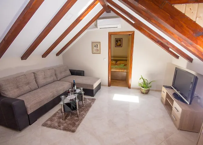Apartment Niko Kastel Stari